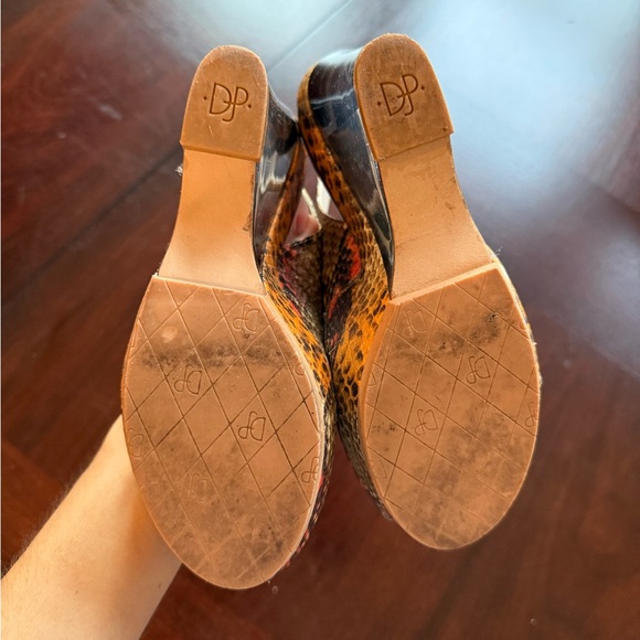 Donald Pliner multicolored python PVC wedges - Picture 4 of 4